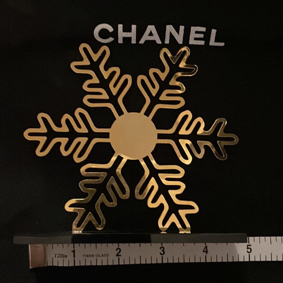 Chanel Snow Flake cosmetic display. The covered display Sold separately. - Picture 6 of 14